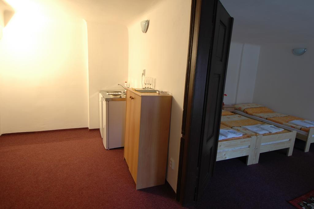 Hotel U Dvou Zlatych Klicu Praha Ruang foto