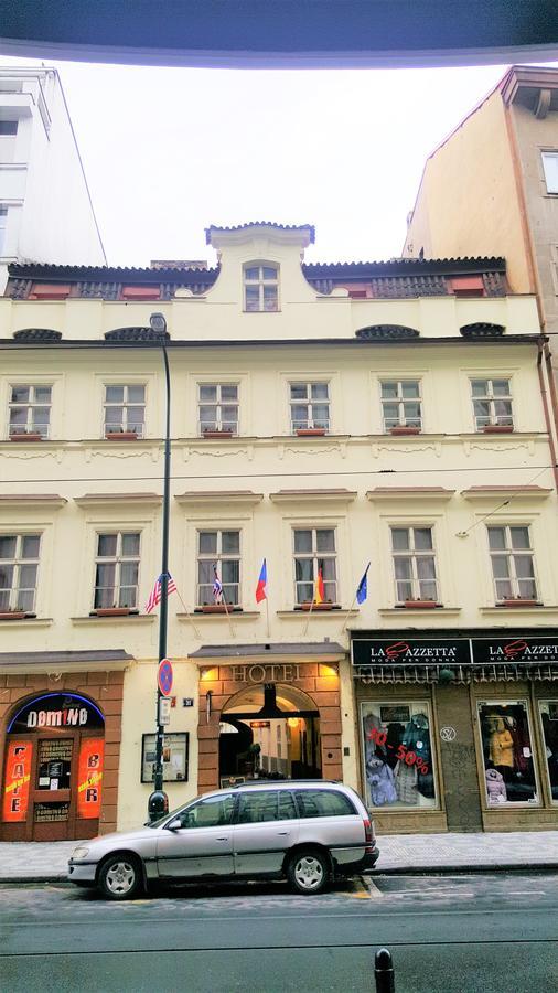 Hotel U Dvou Zlatych Klicu Praha Bagian luar foto