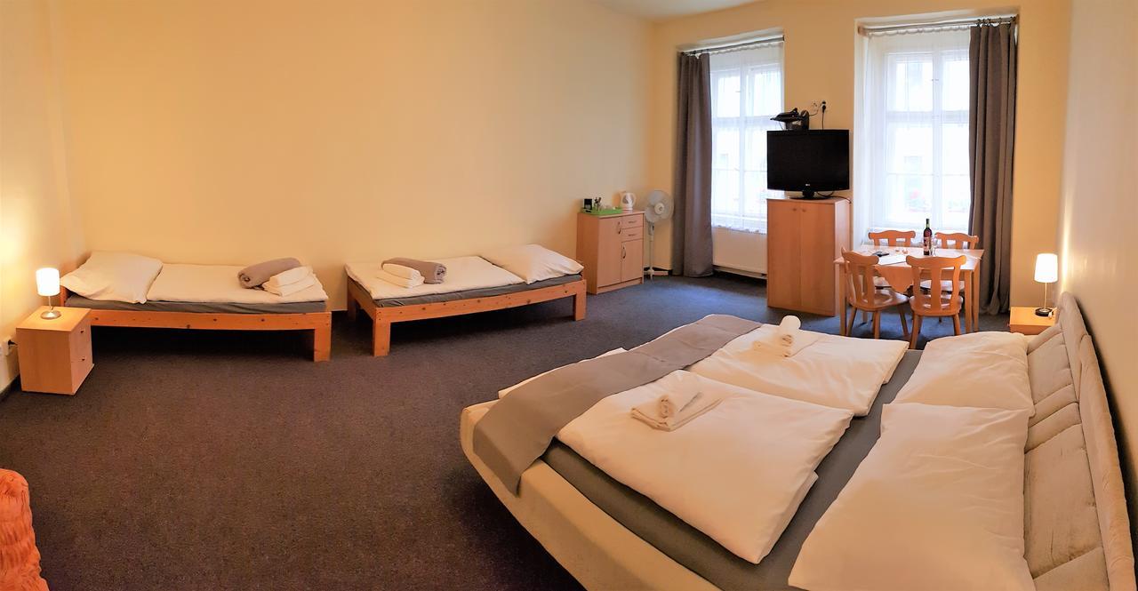 Hotel U Dvou Zlatych Klicu Praha Bagian luar foto